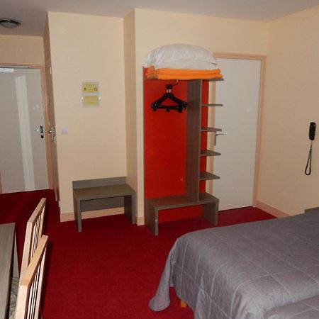 Logis Hotel Saint-Hubert Кур-Шеверни Номер фото