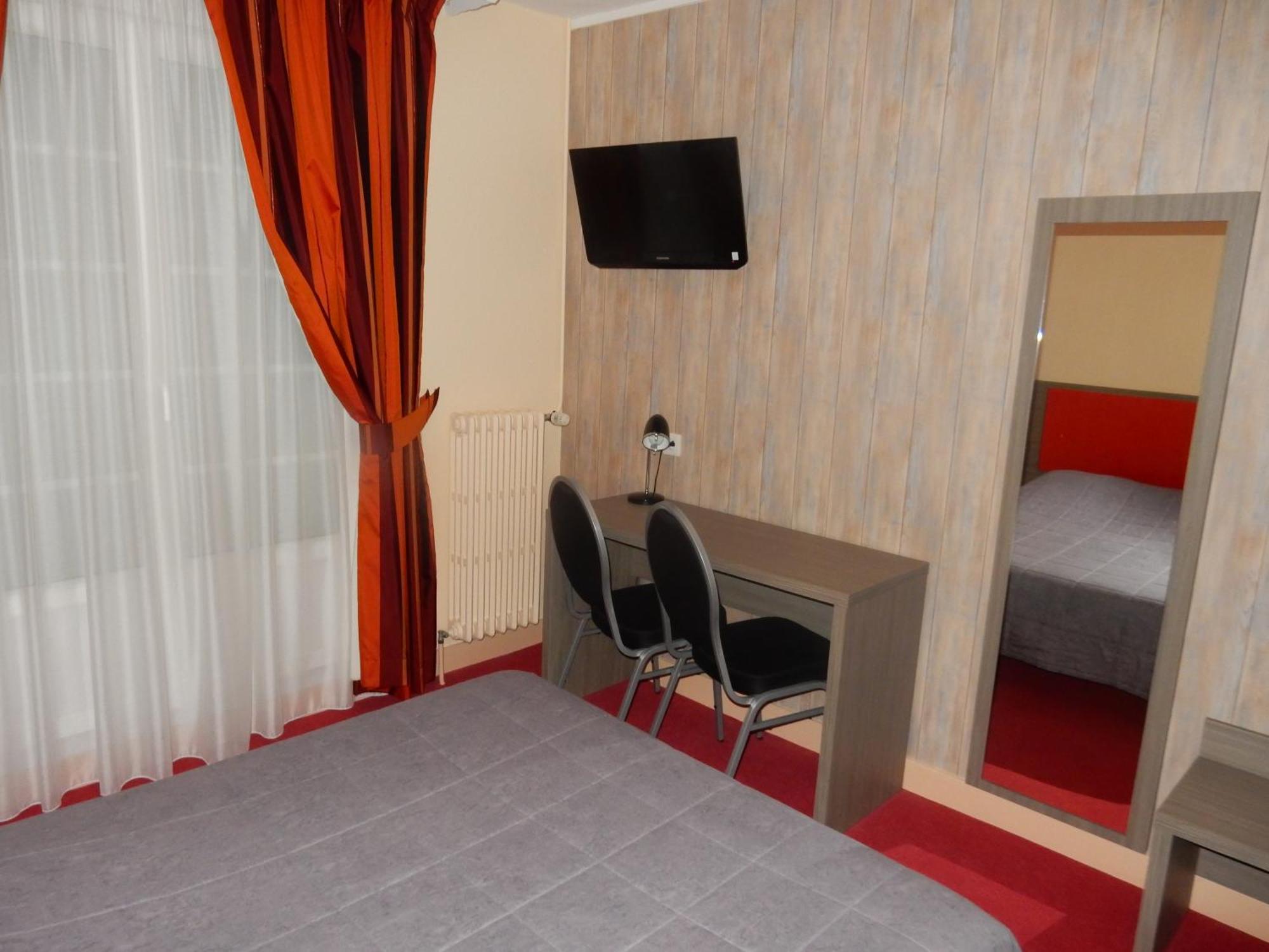 Logis Hotel Saint-Hubert Кур-Шеверни Номер фото