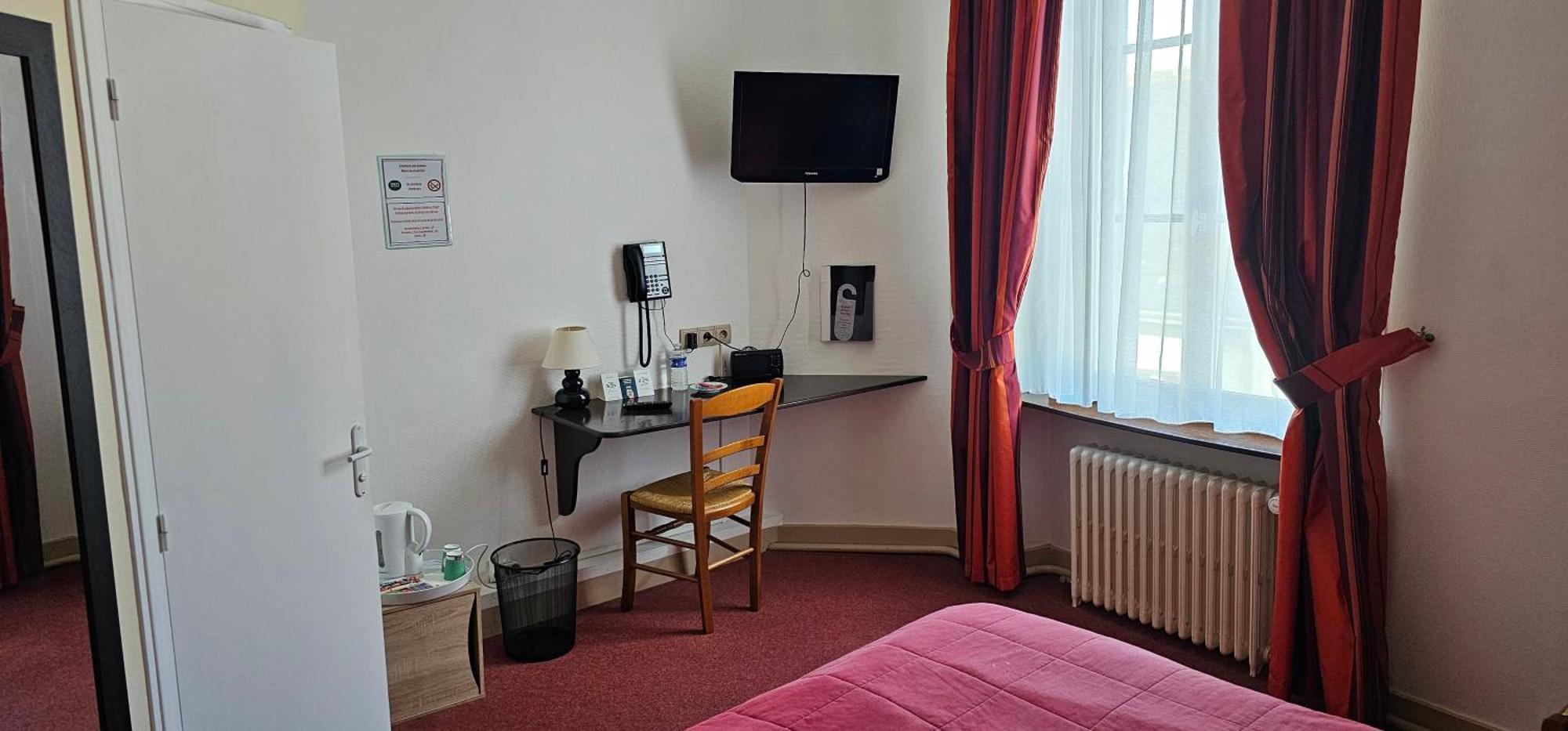 Logis Hotel Saint-Hubert Кур-Шеверни Экстерьер фото