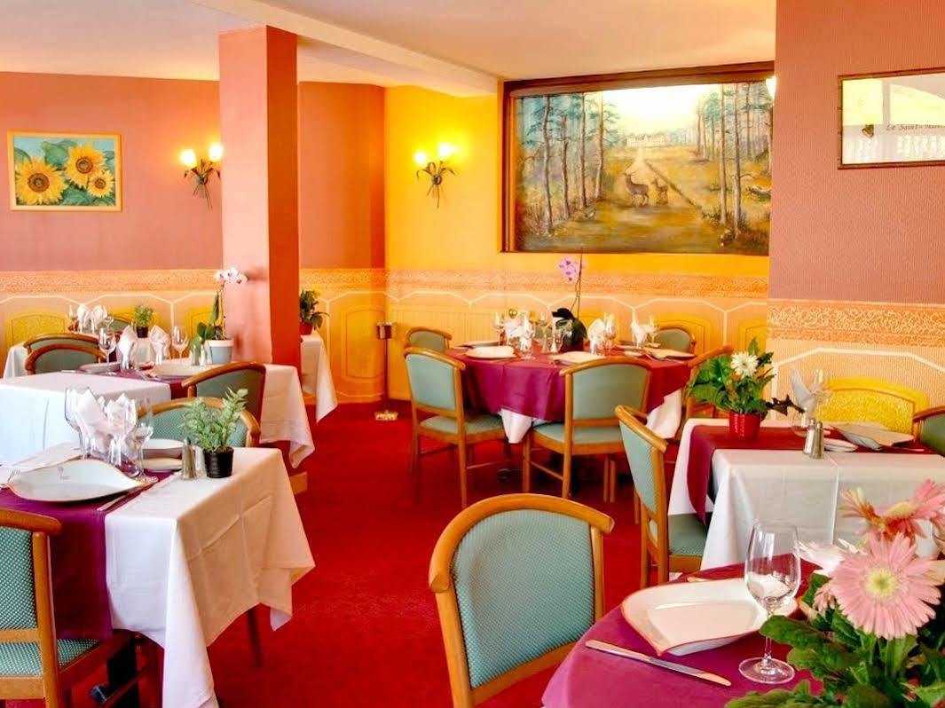 Logis Hotel Saint-Hubert Кур-Шеверни Экстерьер фото